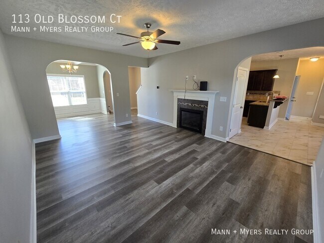 Building Photo - 113 Old Blossom Ct