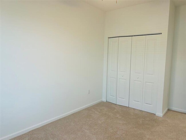 Building Photo - 4292 Longwood Lake Sq