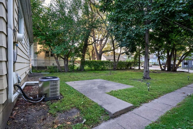 Building Photo - Charming 3-Bedroom Home with Finished Basement in Minneapolis!