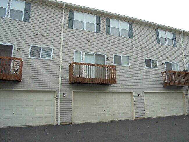 Building Photo - 1847 Grandview Pl