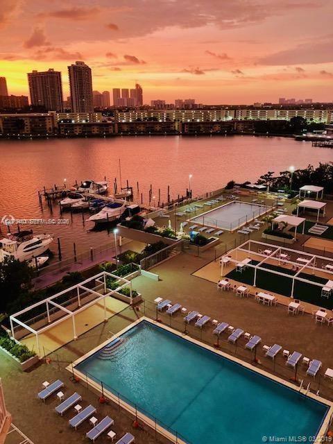 Building Photo - 18021 Biscayne Blvd