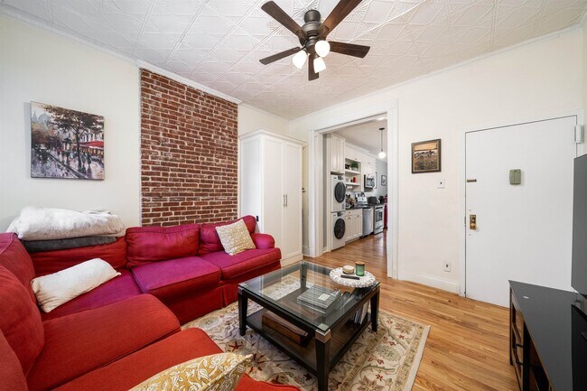 Building Photo - 839 Willow Ave
