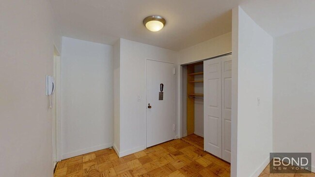 Building Photo - 236 E 36th St