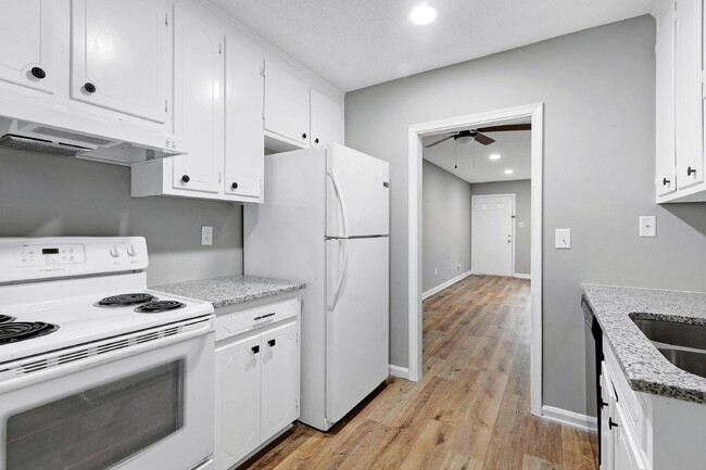 Building Photo - 928 Jason Ct
