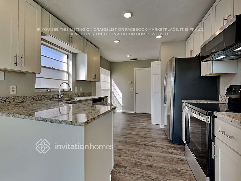 Building Photo - 7813 Chaperon Ct