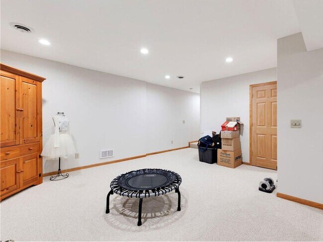 Building Photo - *Short term lease!* Spacious Like-New 2-Story with Office, Fireplace, Sunroom, Gourmet Kitchen & ...