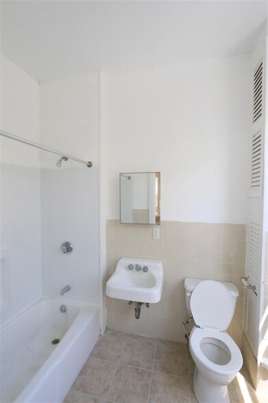 Building Photo - 58 Vinal Ave