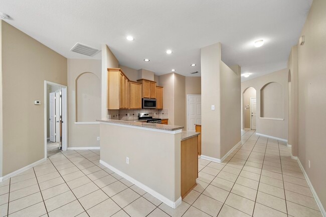 Building Photo - 25715 Abbotglen Ln