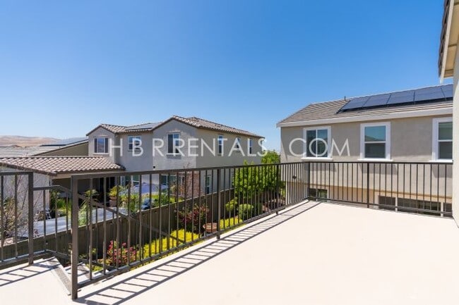 Building Photo - Welcome to your new casita in Tracy, CA! +...