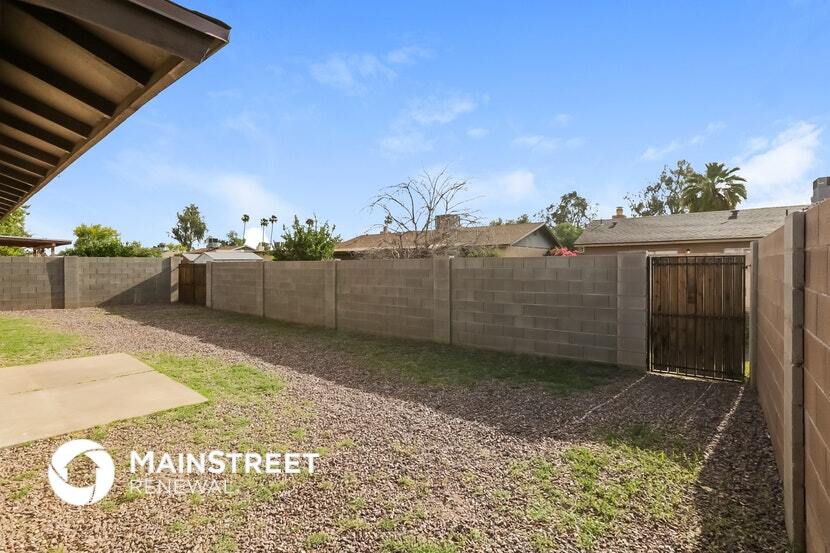 Building Photo - 2807 N 45th Dr