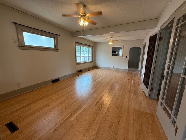 Building Photo - Charming 2-Bedroom Home with Spacious Backyard and 2-Car Garage