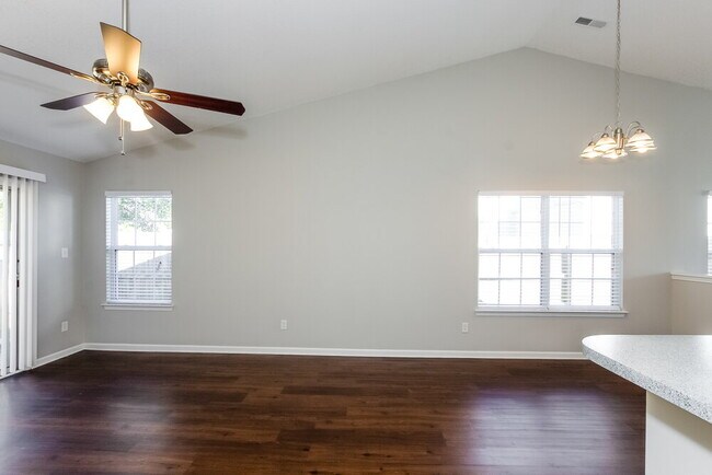 Building Photo - 11412 Northwoods Forest Dr