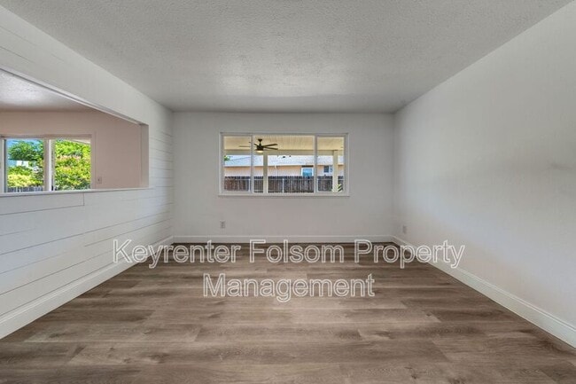 Building Photo - 5800 Deary Way