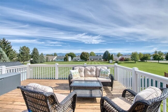 Building Photo - Spacious 4 bed/ 3 bath Hamilton Home
