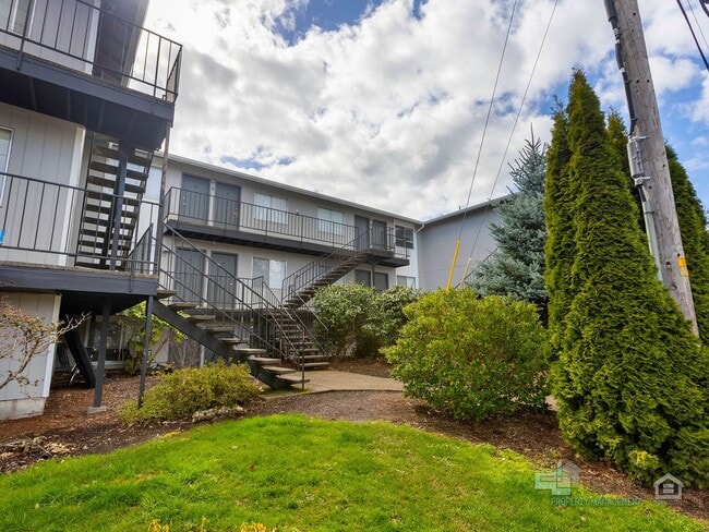 Building Photo - V-DAY SPECIAL, APPLY TODAY MOVE-IN RENT FREE!