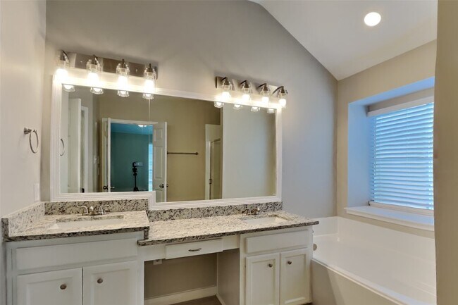 Building Photo - 18918 Cypresswood Forest Ct