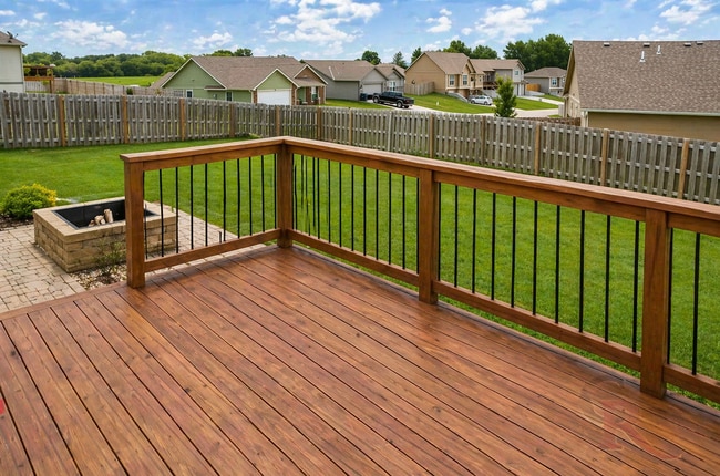 Building Photo - 3 Bed 2 bath Rock Creek