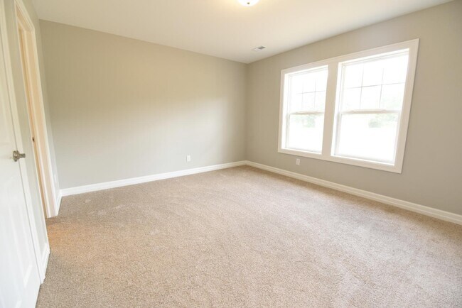 Building Photo - 1750 Meadowlark Ln