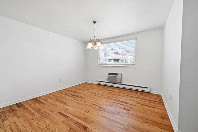 Building Photo - 1222-1226 East Livingston Street