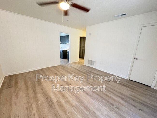 Building Photo - 2017 Courtland Ave