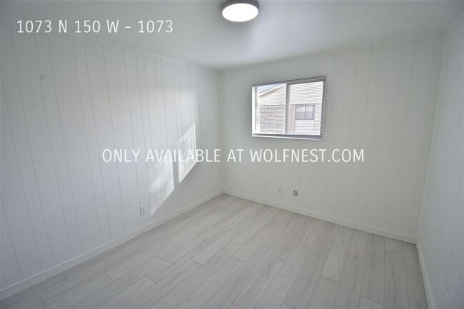 Building Photo - Beautiful 2 Bed Orem Unit! No Deposit Option!