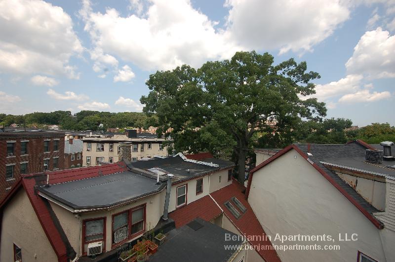 Building Photo - 127 Sutherland Rd