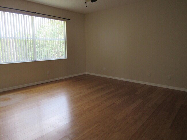 Building Photo - 1759 Tullagee Ave
