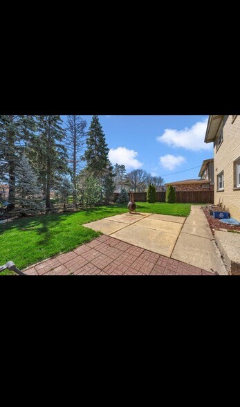 Building Photo - 1103 E Ardyce Ln