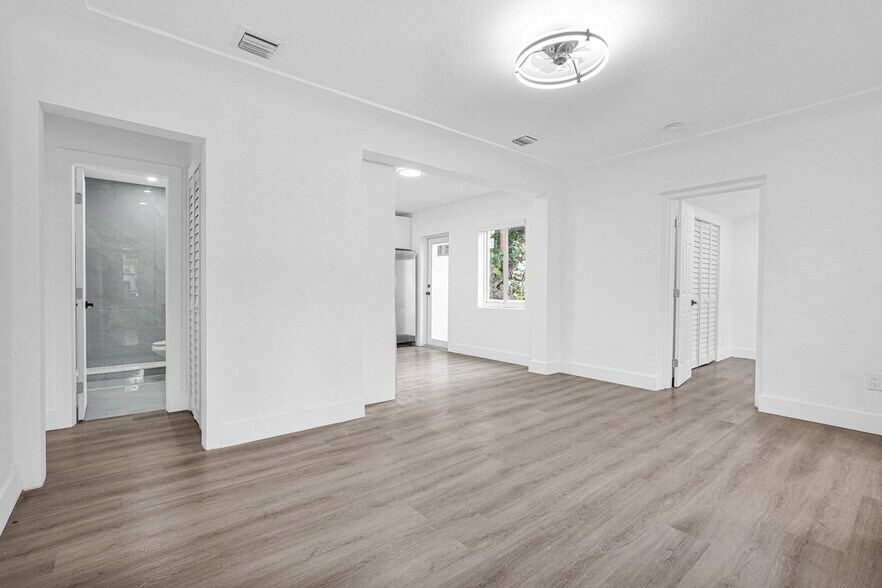 Building Photo - 250 NW 45th St