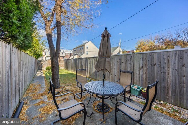 Building Photo - 314 E 22nd St