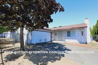 Building Photo - SE Schiller St - ranch style 3 bedroom home