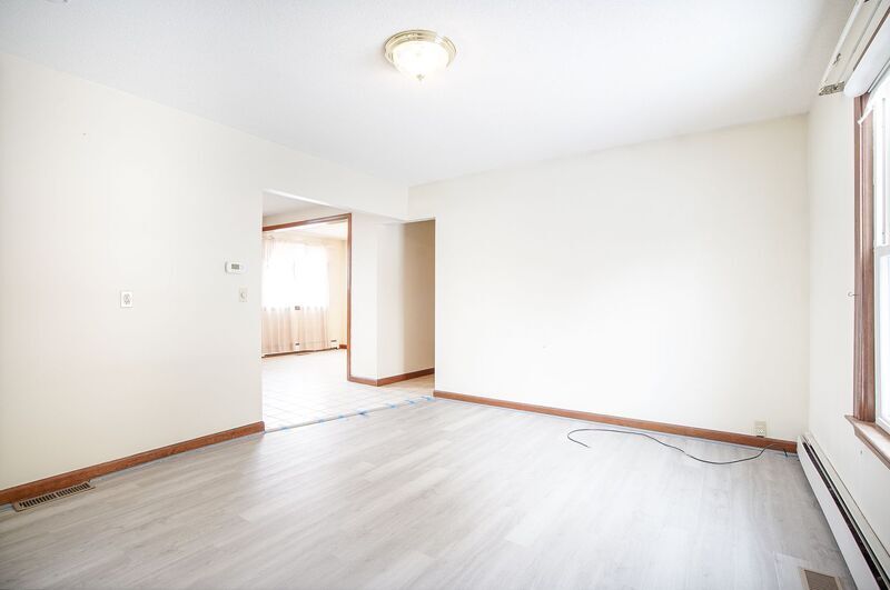 Building Photo - 13 Weston St