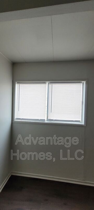 Building Photo - 832 N 70th St