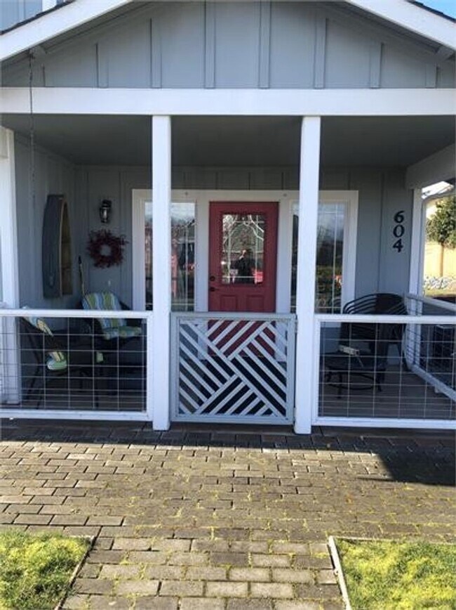 Building Photo - Wonderful Fully Furnished Cottage in Coupe...