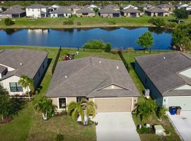 Building Photo - 167 Shadowview Ct