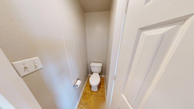 Building Photo - 601 Cattail Cir