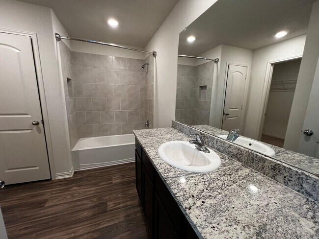 Building Photo - 7326 Anchor Cyn