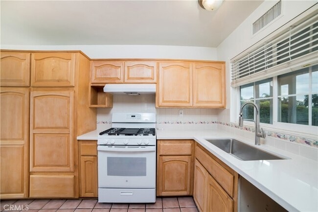 Building Photo - 2958 Gramercy St