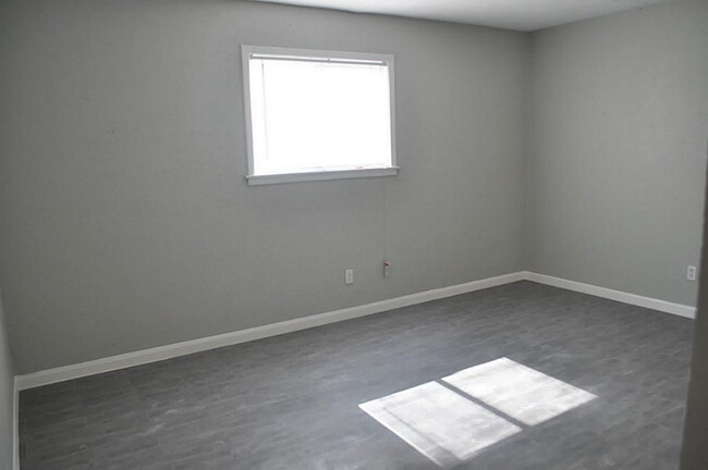 Building Photo - 2311 Leaman Ave