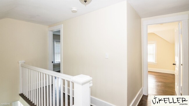 Building Photo - 4 br, 2 bath House - 221 W Mosley St