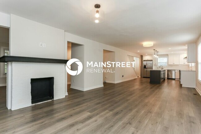 Building Photo - 4 Bedroom Pet-Friendly Home in Atlanta, GA with Main Street Renewal