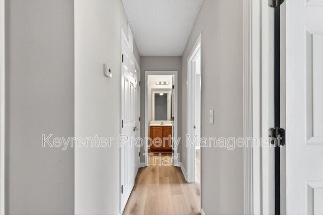 Building Photo - 2703 Stafford St