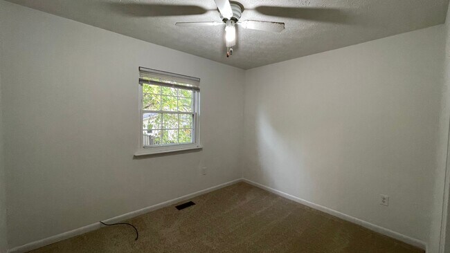 Building Photo - Single Family Home in Woodbridge