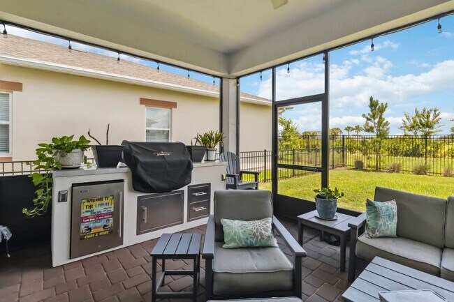 Building Photo - For Rent: Immaculate 3 Bed, 3 Bath + Flex ...