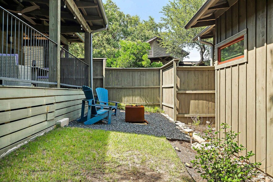 Building Photo - 2113 Barbaro Way