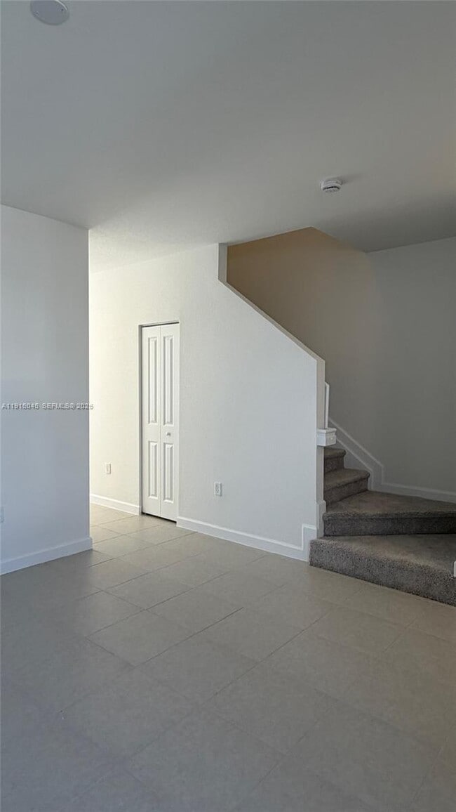 Building Photo - 15616 SW 276th Terrace