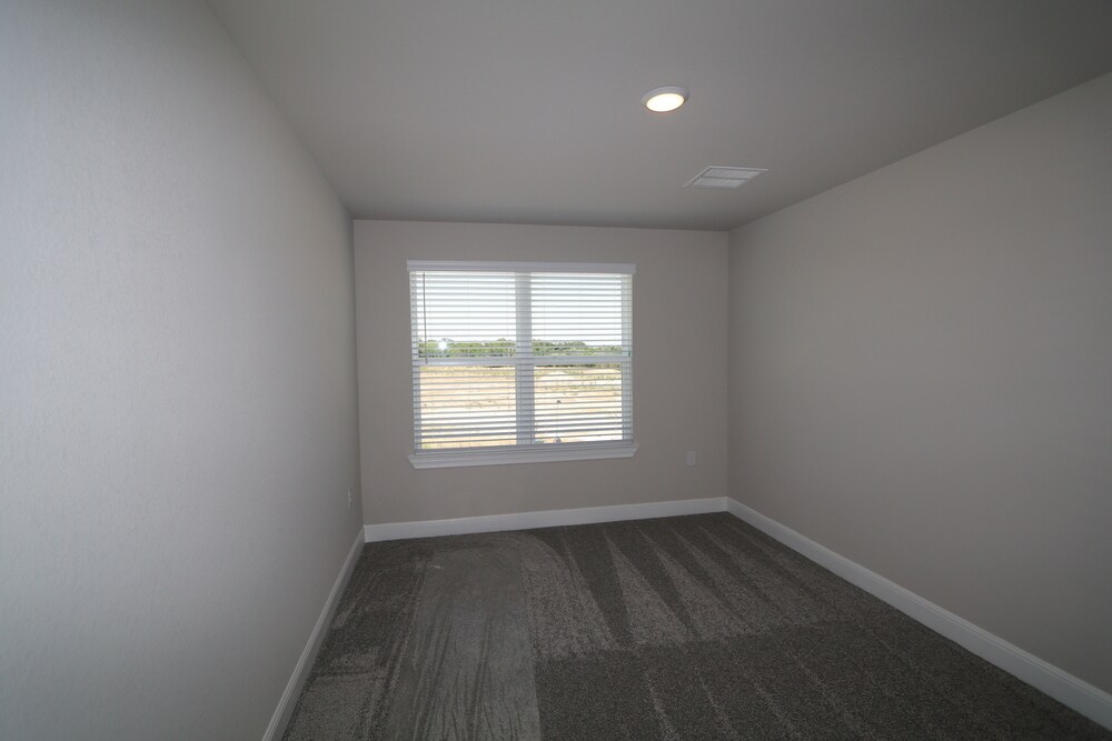 Building Photo - 1607 Alana Falls Ave