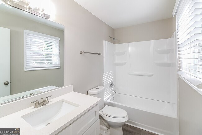 Building Photo - 3212 Pine Branch Ct