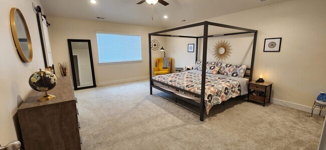 Building Photo - 4581 Flower Point