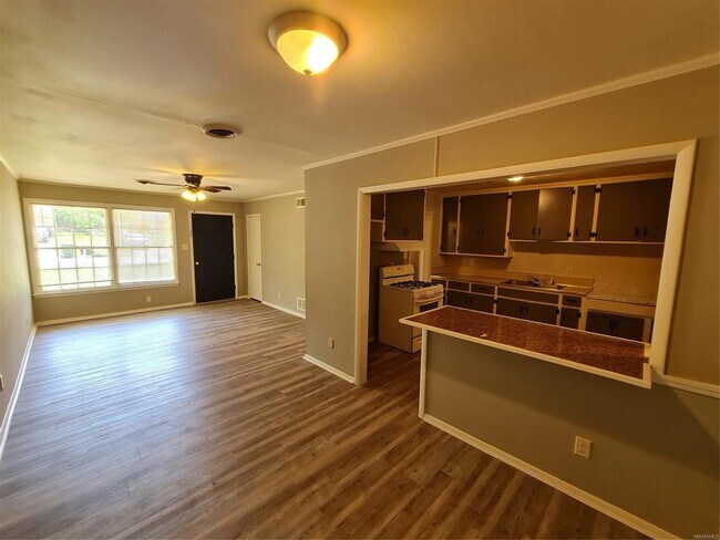 Building Photo - 1128 Karen Rd